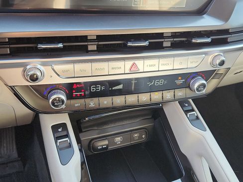 Used 2025 Kia Telluride S AWD/4WD image 15