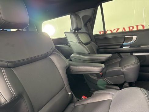 New 2025 Ford Expedition Platinum w/ Stealth Appearance Package image 23