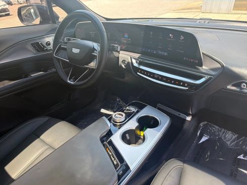 Used 2024 Cadillac Lyriq Tech RWD image 21