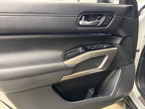 Used 2023 Nissan Pathfinder Platinum w/ Cargo Package image 8