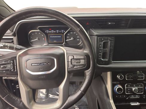 Used 2021 GMC Yukon Denali w/ Advanced Technology Package AWD/4WD image 24