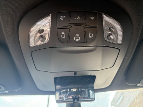New 2027 Chrysler Pacifica Select FWD image 28