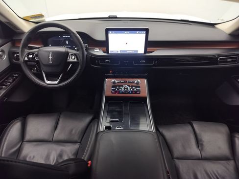 Used 2024 Lincoln Aviator Reserve w/ Equipment Group 201A AWD/4WD image 11