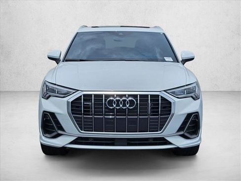 Used 2023 Audi Q3 2.0T Premium Plus w/ Premium Plus Package AWD/4WD image 2