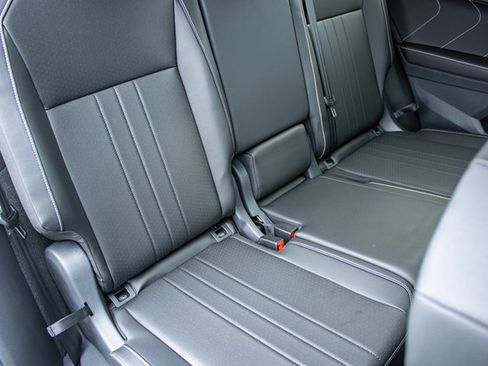 Used 2023 Volkswagen Tiguan SE image 20