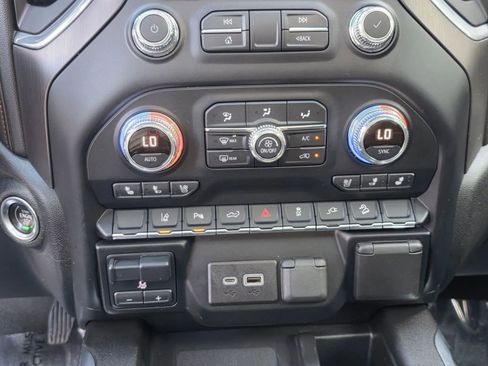 Used 2021 GMC Sierra 2500 AT4 w/ AT4 Premium Plus Package AWD/4WD image 22