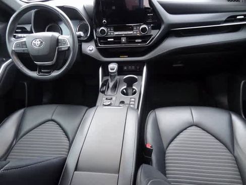 Used 2023 Toyota Highlander XSE image 23