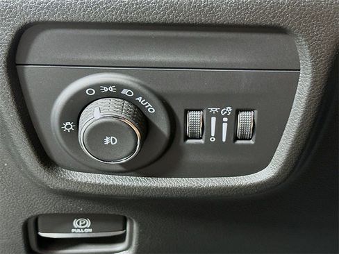 New 2025 Jeep Grand Cherokee L Summit image 11