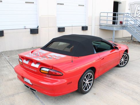 Used 2002 Chevrolet Camaro Z28 w/ SS Performance/Appearance Pkg RWD image 21