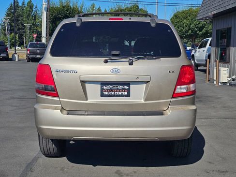 Used 2004 Kia Sorento 4WD image 4