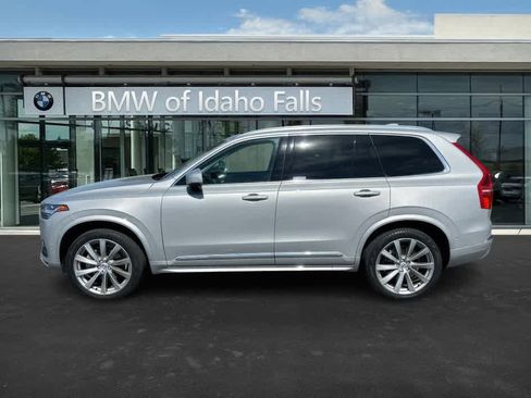 Used 2023 Volvo XC90 B6 Plus image 5