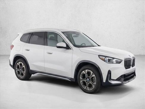 Used 2023 BMW X1 xDrive28i w/ Convenience Package AWD/4WD image 3