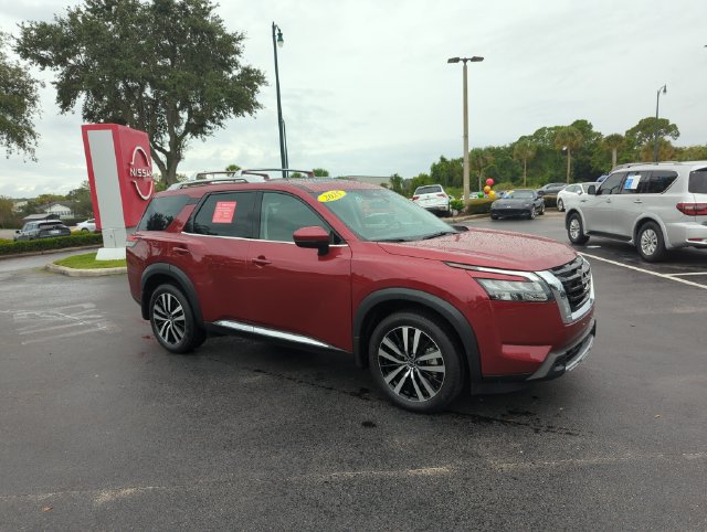 Certified 2025 Nissan Pathfinder Platinum AWD/4WD image 1