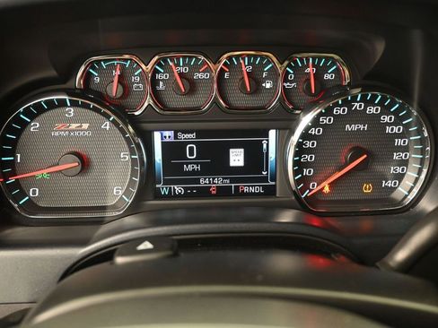 Used 2017 Chevrolet Silverado 1500 LT w/ LT Convenience Package AWD/4WD image 3