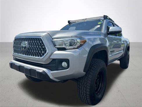 Used 2019 Toyota Tacoma TRD Off-Road AWD/4WD image 2