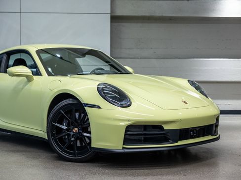 Certified 2025 Porsche 911 Carrera image 16