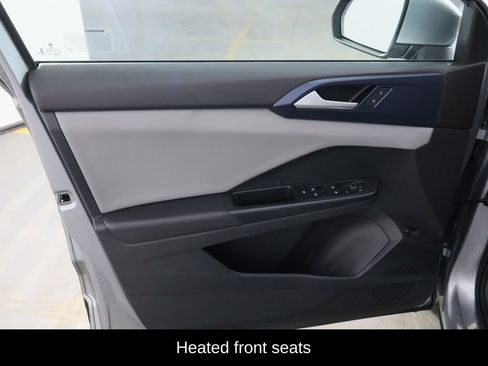 Used 2022 Volkswagen Taos SE image 13