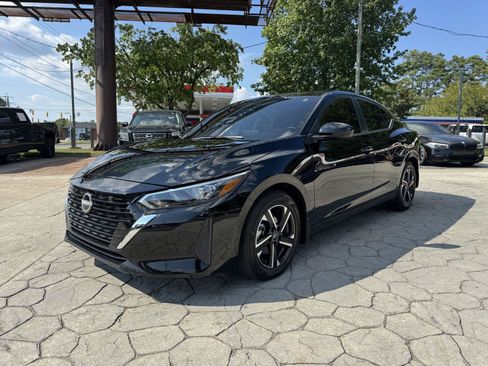 Used 2025 Nissan Sentra SV FWD image 8