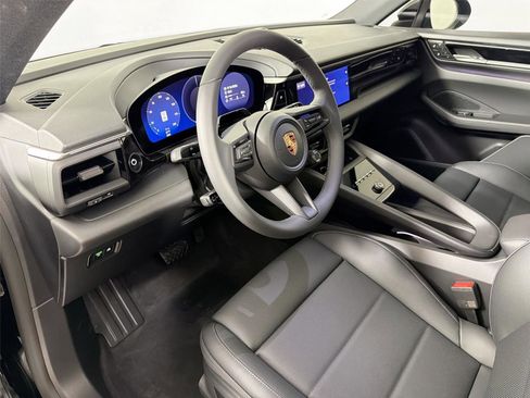 Used 2026 Porsche Macan 4 Electric AWD/4WD image 4