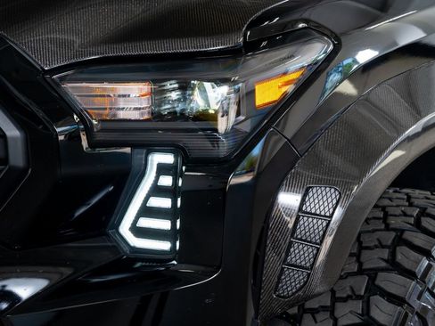 Used 2024 Toyota Tacoma TRD Off-Road image 13