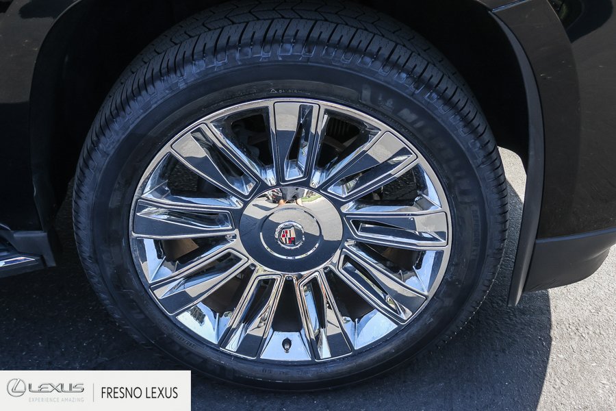 Used 2016 Cadillac Escalade Luxury RWD image 9
