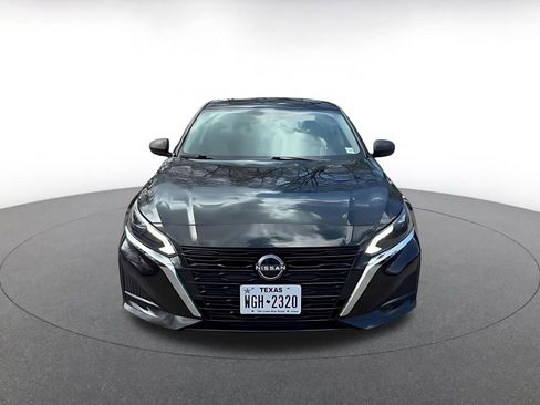 Used 2025 Nissan Altima 2.5 SV image 4