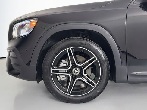 Certified 2023 Mercedes-Benz GLB 250 image 11