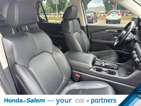 Used 2023 Honda Pilot Touring image 14