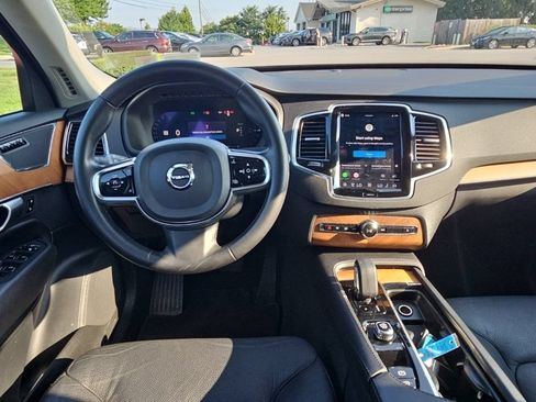 Used 2023 Volvo XC90 T8 Plus AWD/4WD image 2