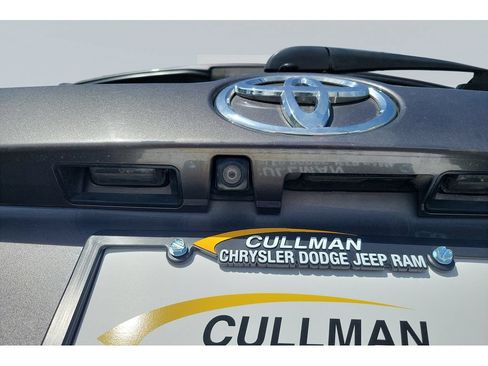 Used 2016 Toyota Highlander Limited w/ Driver Technology Package FWD image 17