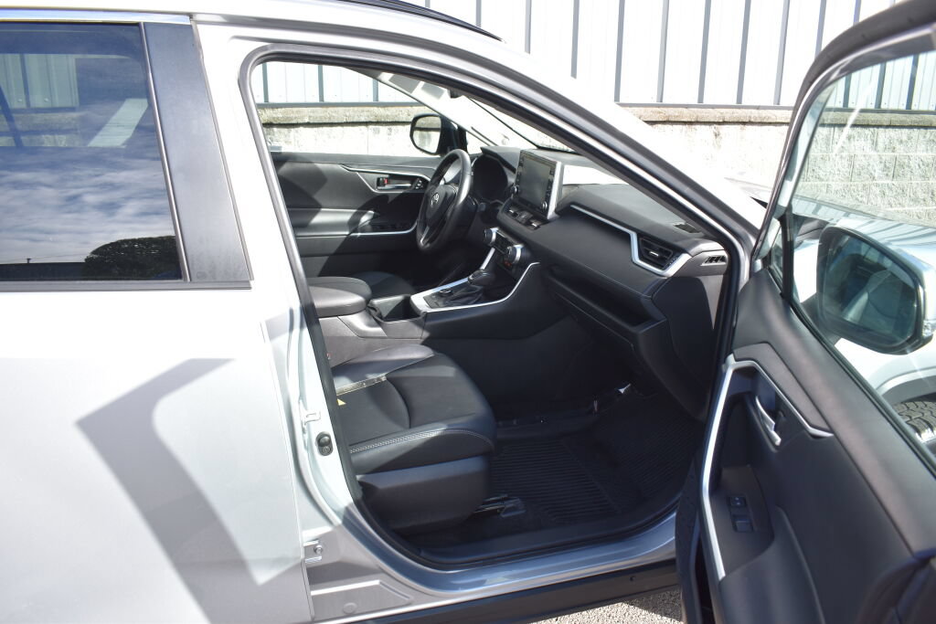 Certified 2022 Toyota RAV4 XLE Premium AWD/4WD image 25