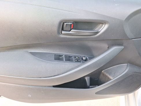 Used 2023 Toyota Corolla LE image 17