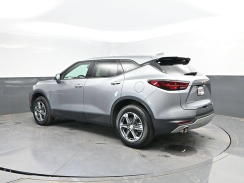 Used 2025 Chevrolet Blazer LT FWD image 5