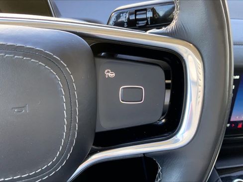 Certified 2025 Lincoln Navigator Reserve AWD/4WD image 46
