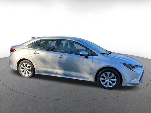 Used 2025 Toyota Corolla LE image 18