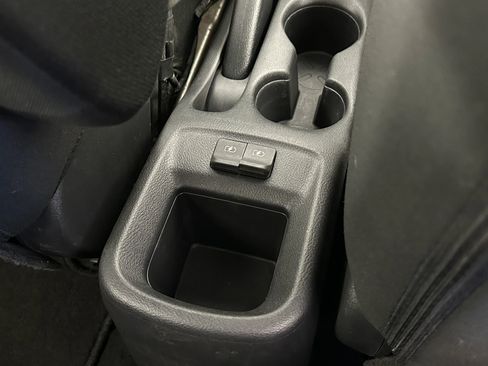Used 2019 Nissan Kicks S FWD image 33