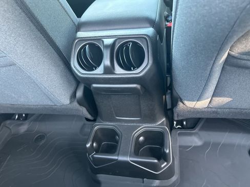 Certified 2024 Jeep Gladiator Sport image 28