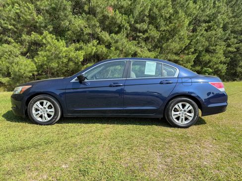 Used 2009 Honda Accord LX-P image 2
