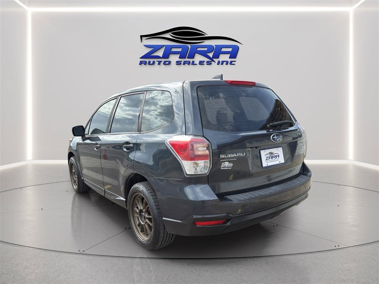 Used 2017 Subaru Forester 2.5i AWD/4WD image 5