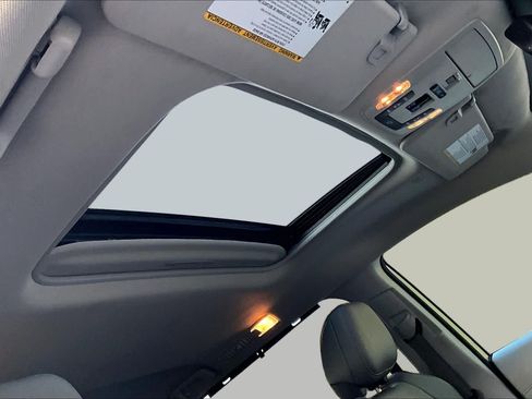 Certified 2023 Toyota Sienna XLE FWD image 14