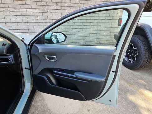 Used 2025 Kia K4 FWD image 33