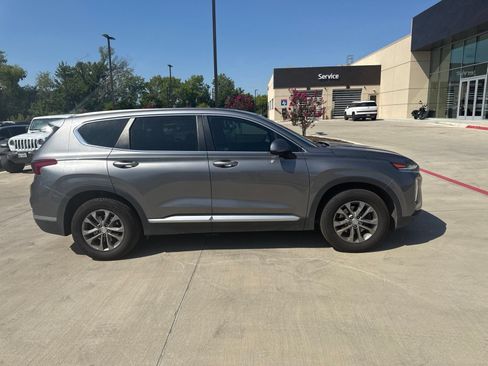 Used 2020 Hyundai Santa Fe SE FWD image 3
