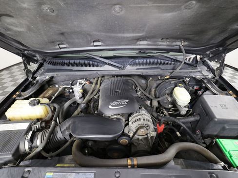 Used 2005 GMC Sierra 1500 SLE w/ Safe And Sound Package image 30