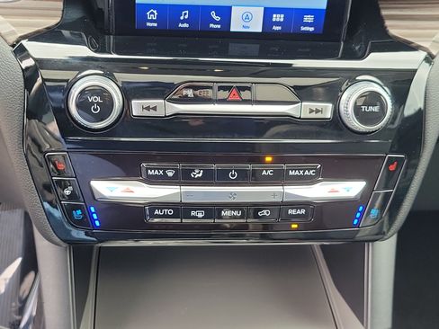Used 2023 Ford Explorer Limited w/ Limited Technology Package RWD image 26