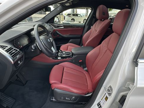 Used 2025 BMW X4 xDrive30i w/ Premium Package image 13