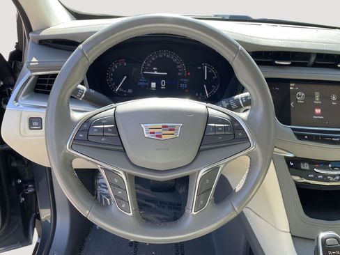 Used 2019 Cadillac XT5 Luxury FWD image 7