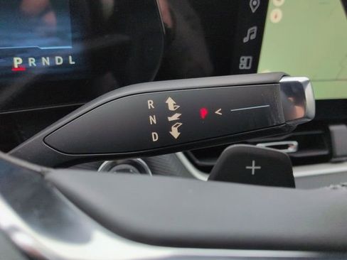 New 2026 Chevrolet Equinox LT w/ Convenience Package II image 17