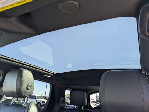 Used 2024 Land Rover Discovery Sport Dynamic SE image 16