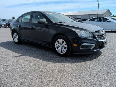 Used 2016 Chevrolet Cruze LS FWD image 2