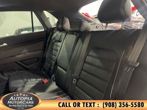 Used 2021 Volkswagen Atlas Cross Sport SEL Premium R-Line image 18